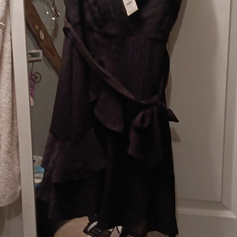 Dress - Picture 1 of 4